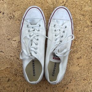 Converse white low